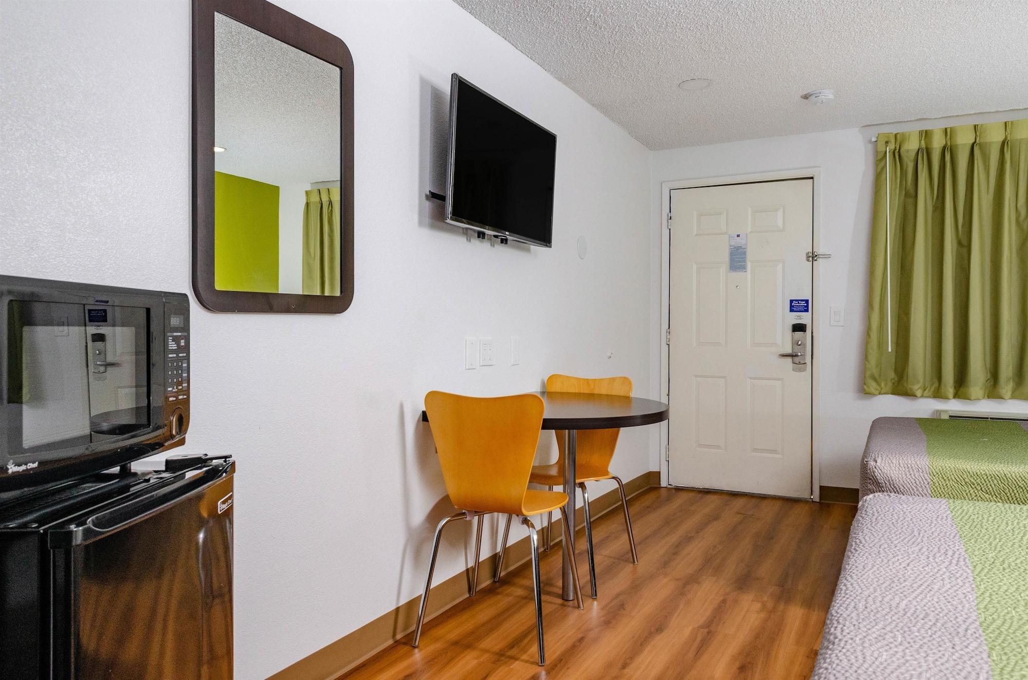 Motel 6-Fresno, Ca - Yosemite Hwy Zewnętrze zdjęcie