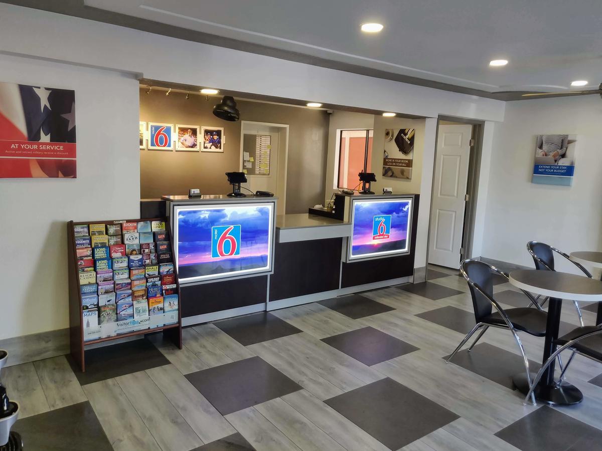 Motel 6-Fresno, Ca - Yosemite Hwy Zewnętrze zdjęcie