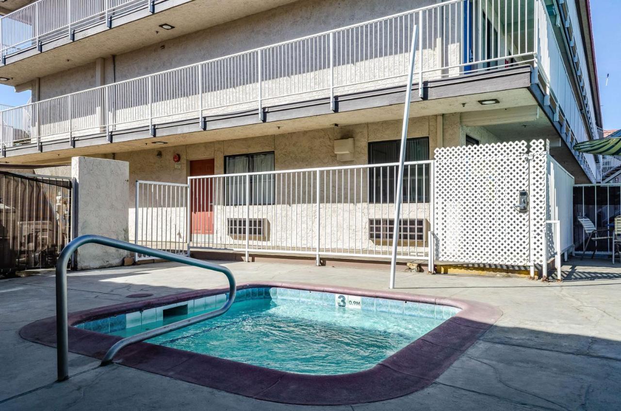 Motel 6-Fresno, Ca - Yosemite Hwy Zewnętrze zdjęcie